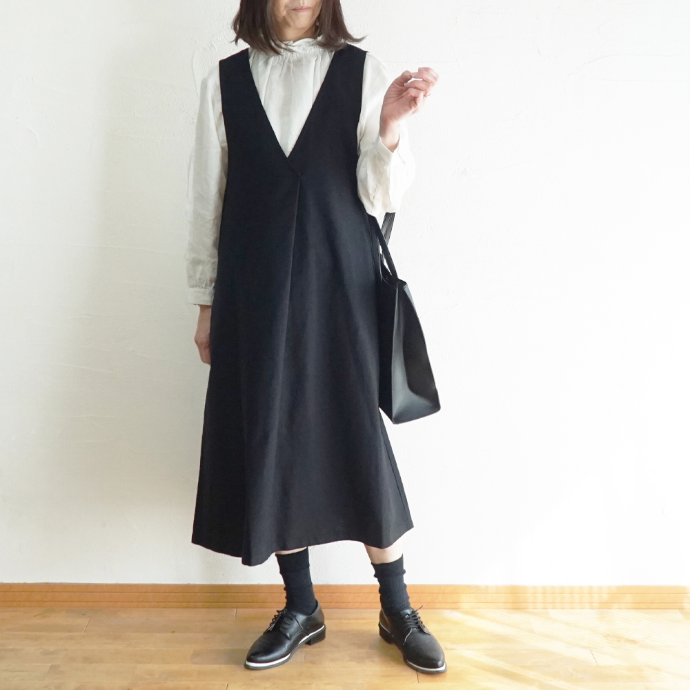 フリルブラウス 