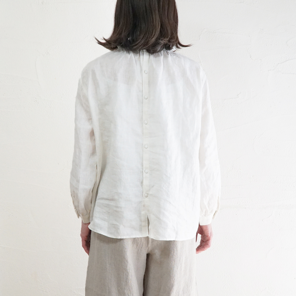 フリルブラウス 