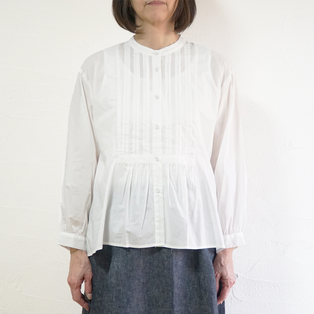 ピンタックブラウス 