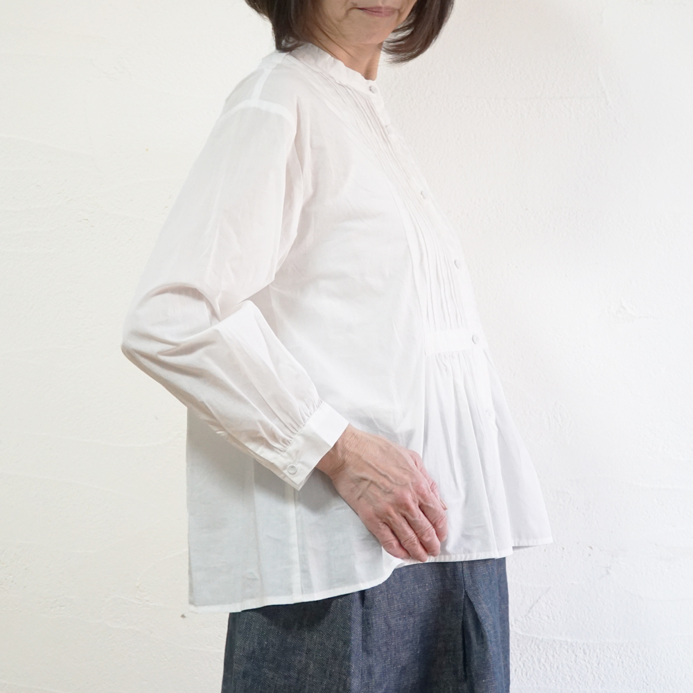 ピンタックブラウス 