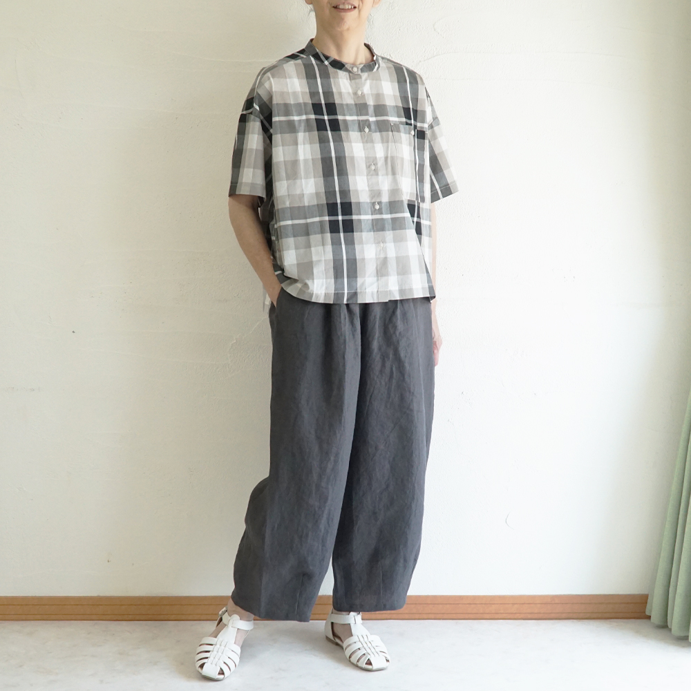 チェックシャツ
