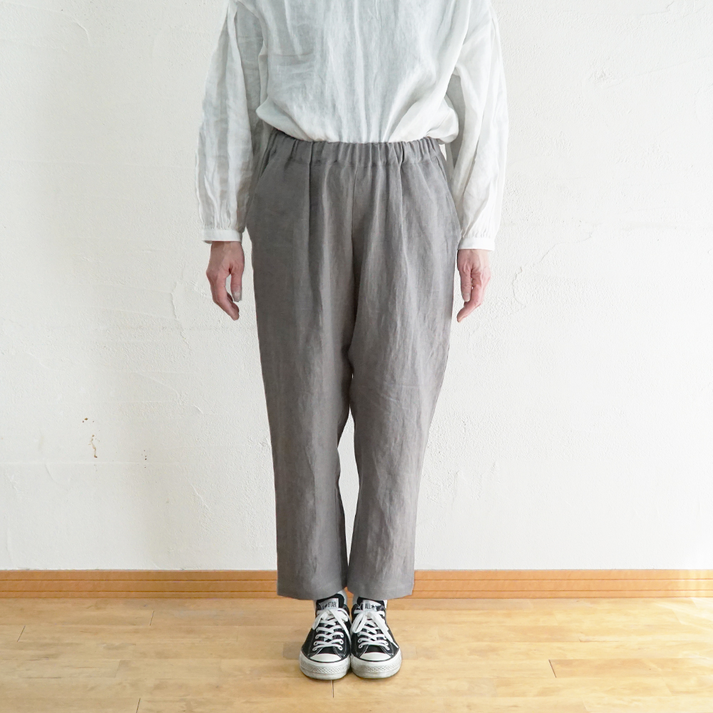 テーパードパンツ 