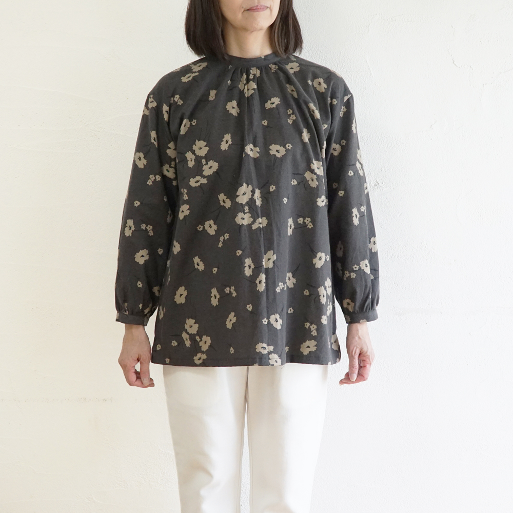 花柄ブラウス 