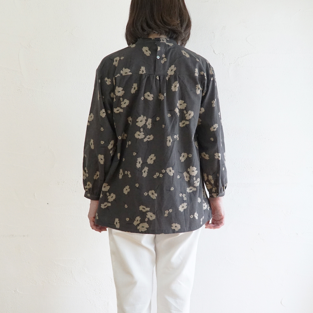 花柄ブラウス 