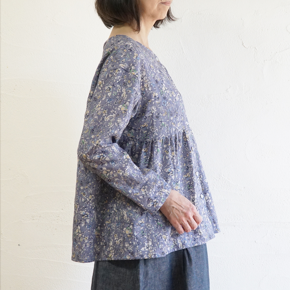 花柄ブラウス 