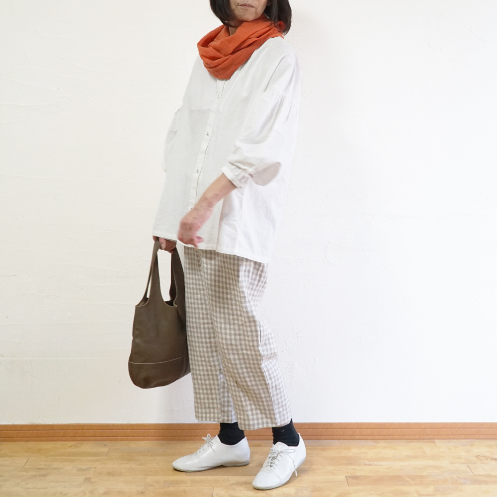 テーパードパンツ 