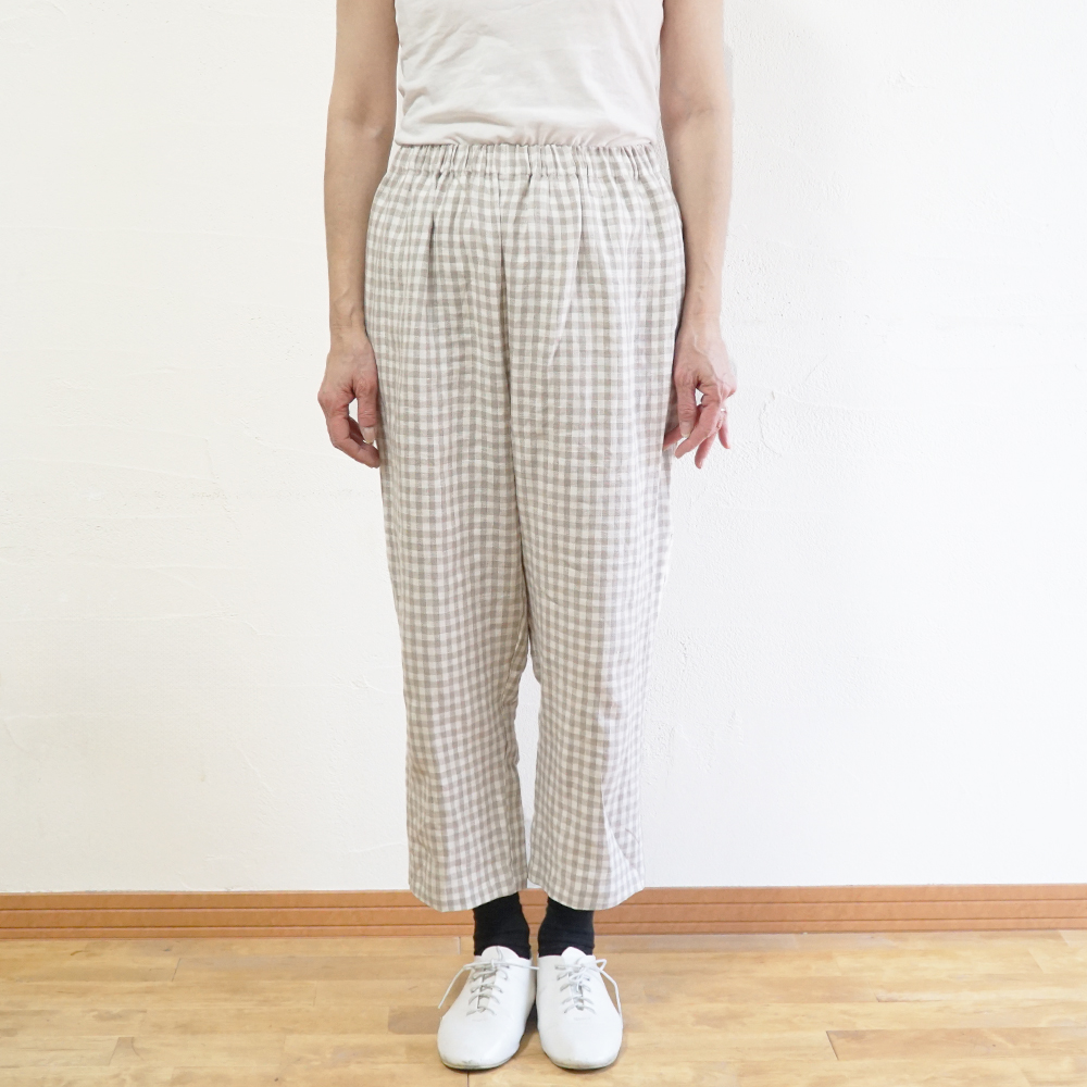 テーパードパンツ 