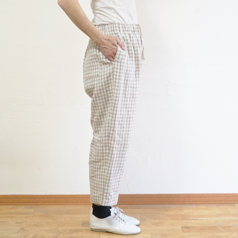 テーパードパンツ 