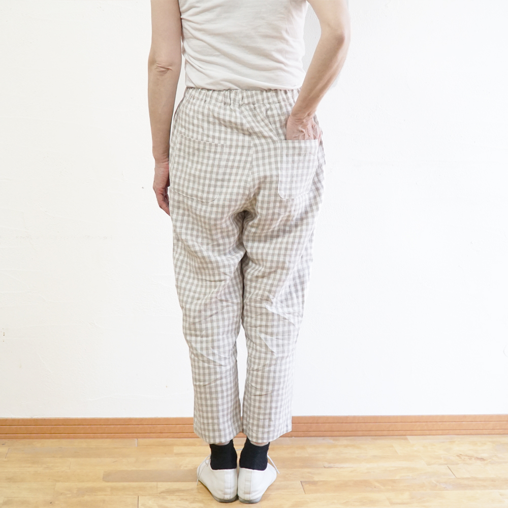 テーパードパンツ 