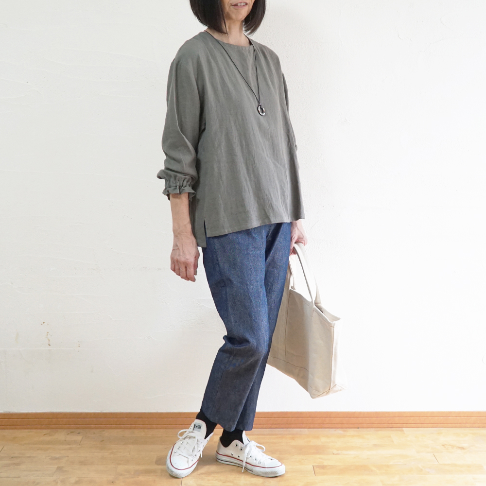 プルオーバーブラウス