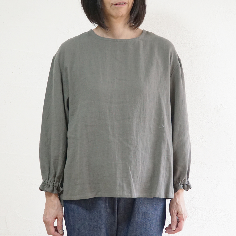 プルオーバーブラウス