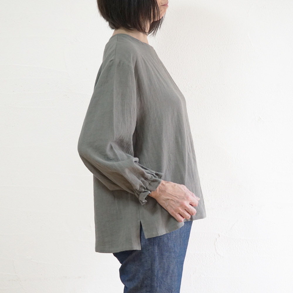 プルオーバーブラウス