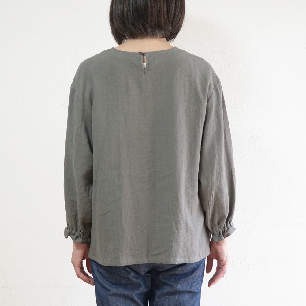 プルオーバーブラウス