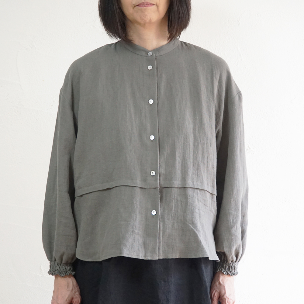 バンドカラーブラウス