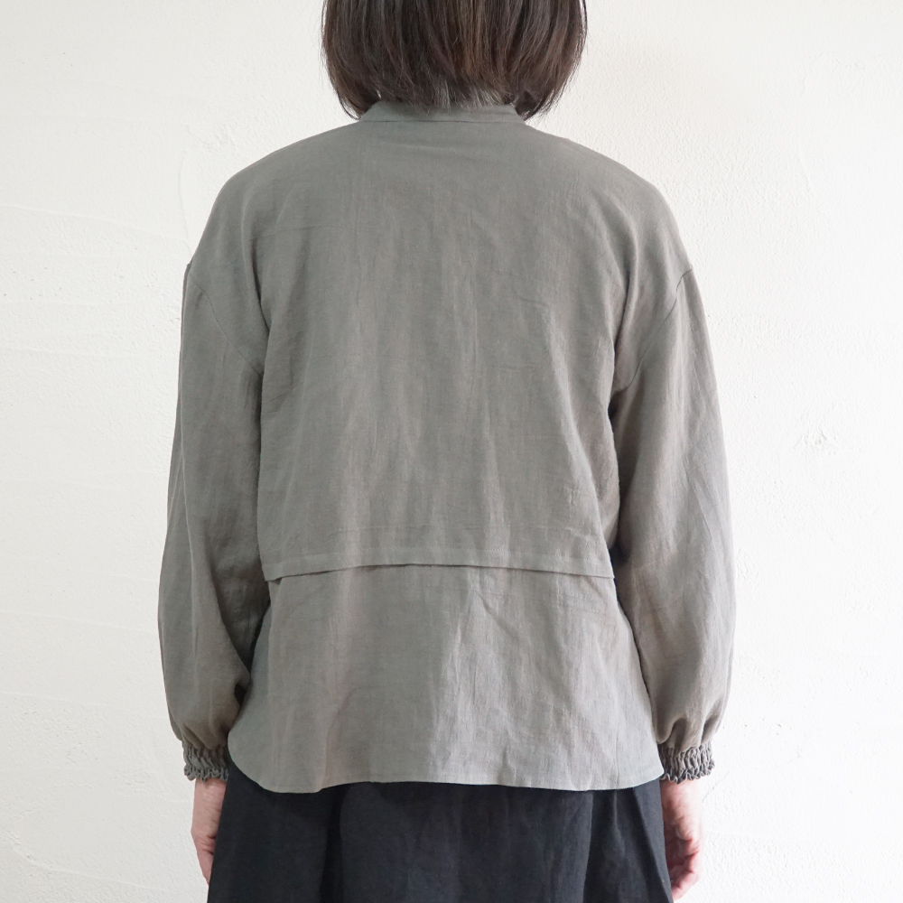 バンドカラーブラウス