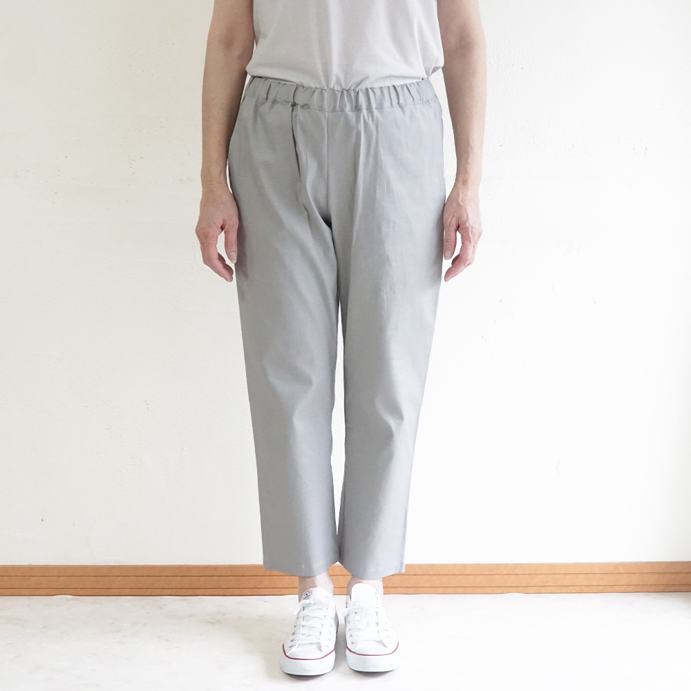 テーパードパンツ 