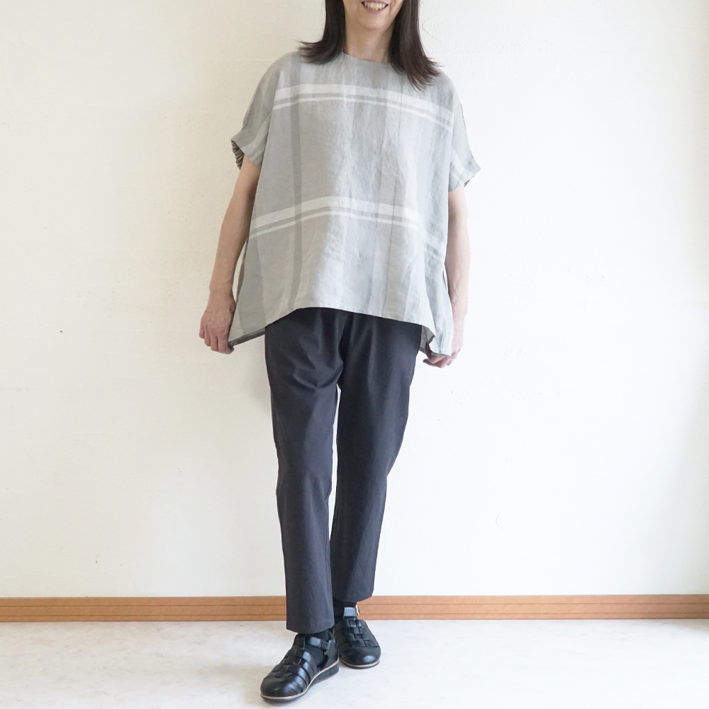 テーパードパンツ 