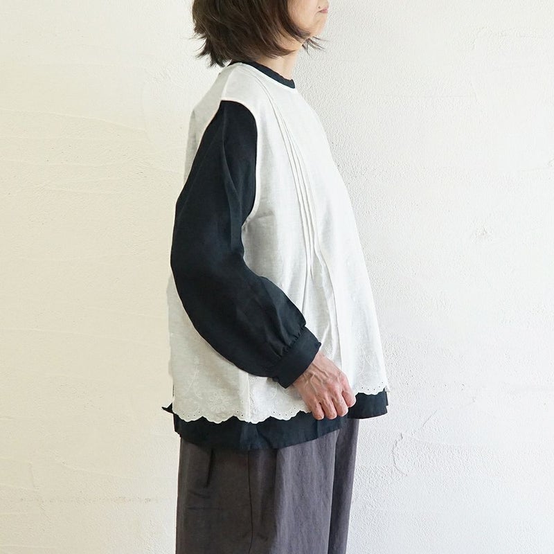 Branch m‘.,ブランチエム,ナチュラル,30代,40代,50代,60代,リネン,ゆったり,麻,ベスト,ブラウス,刺繍,スカラップ刺繡,刺繍ブラウス