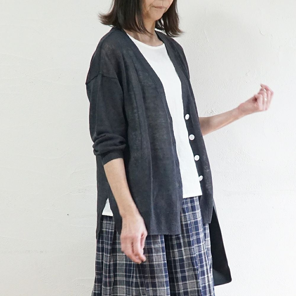 Branch m‘.,ブランチエム,ナチュラル,30代,40代,50代,60代,ゆったり,リネン,knit,ニット,リネンニット,カーディガン,ニットカーディガン,Vネック,Vネックカーディガン