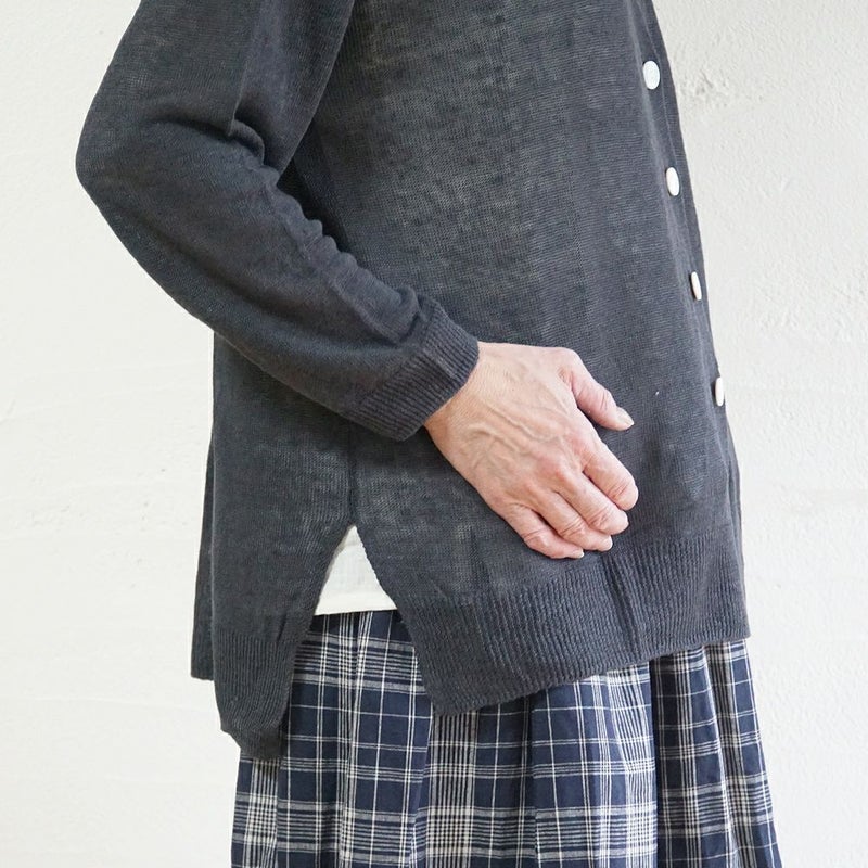 Branch m‘.,ブランチエム,ナチュラル,30代,40代,50代,60代,ゆったり,リネン,knit,ニット,リネンニット,カーディガン,ニットカーディガン,Vネック,Vネックカーディガン