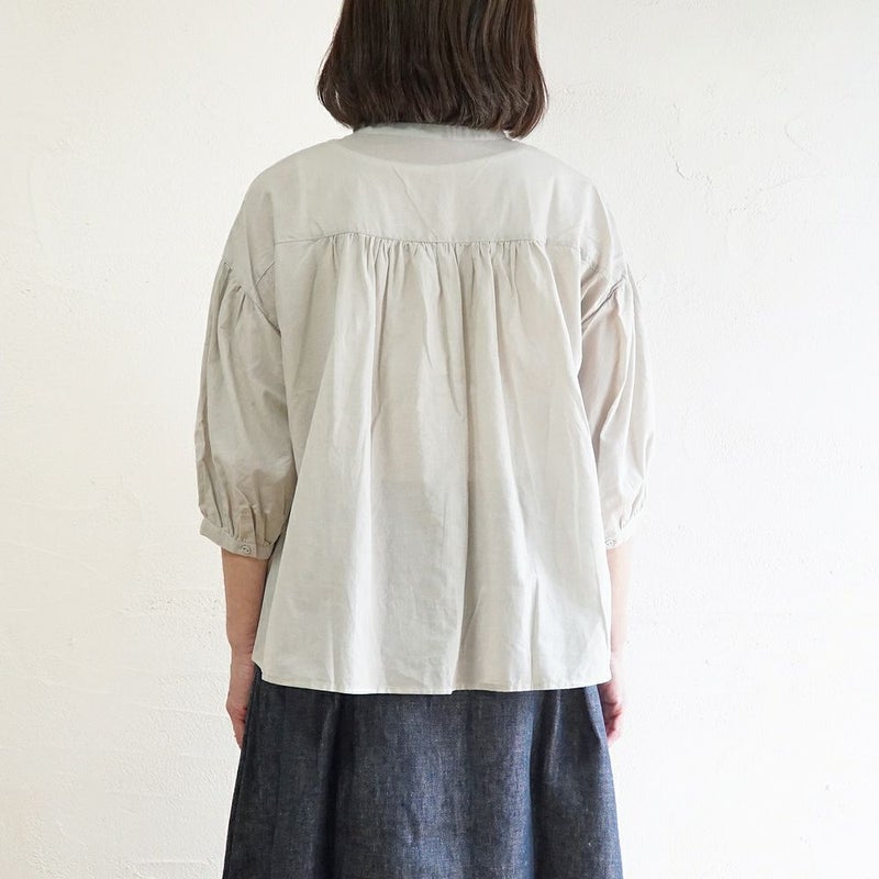 Branch m‘.,ブランチエム,ナチュラル,30代,40代,50代,60代,リネン,ゆったり,コットン,ブラウス,blouse,ギャザーブラウス,バンドカラー,バンドカラーブラウス,コットンリネン,コットンリネンブラウス,