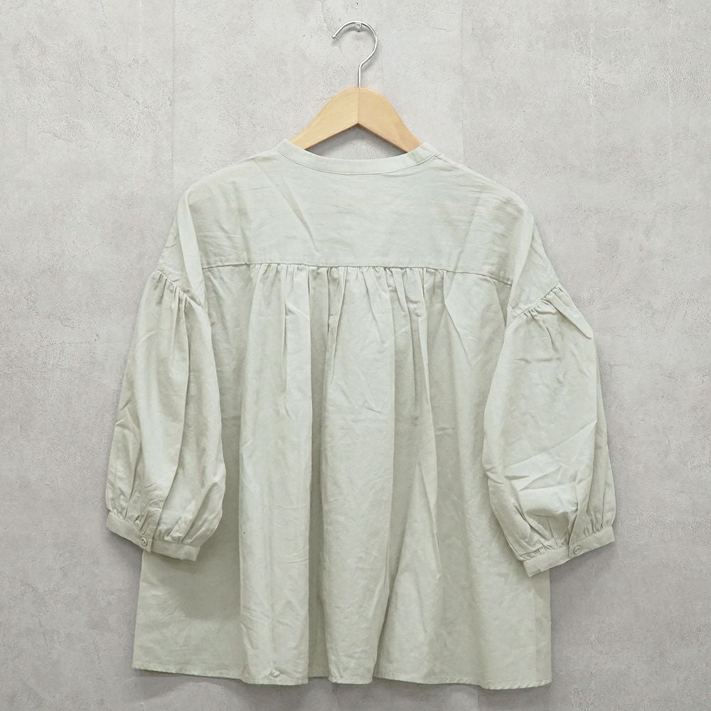 Branch m‘.,ブランチエム,ナチュラル,30代,40代,50代,60代,リネン,ゆったり,コットン,ブラウス,blouse,ギャザーブラウス,バンドカラー,バンドカラーブラウス,コットンリネン,コットンリネンブラウス,