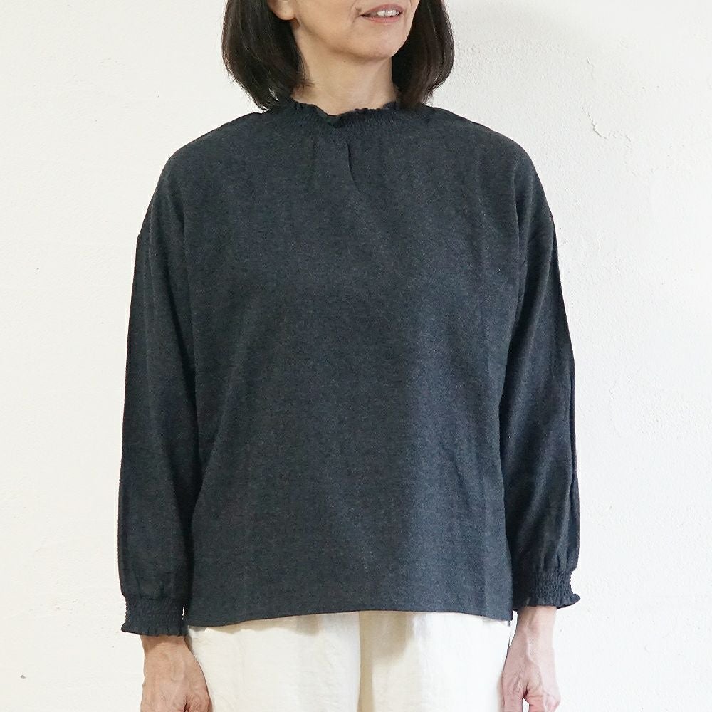 Branch m‘.,ブランチエム,ナチュラル,30代,40代,50代,60代,コットン,ゆったり,blouse,ブラウス,綿ブラウス,起毛ブラウス,フリル,フリルブラウス,シャーリング,シャーリングブラウス 