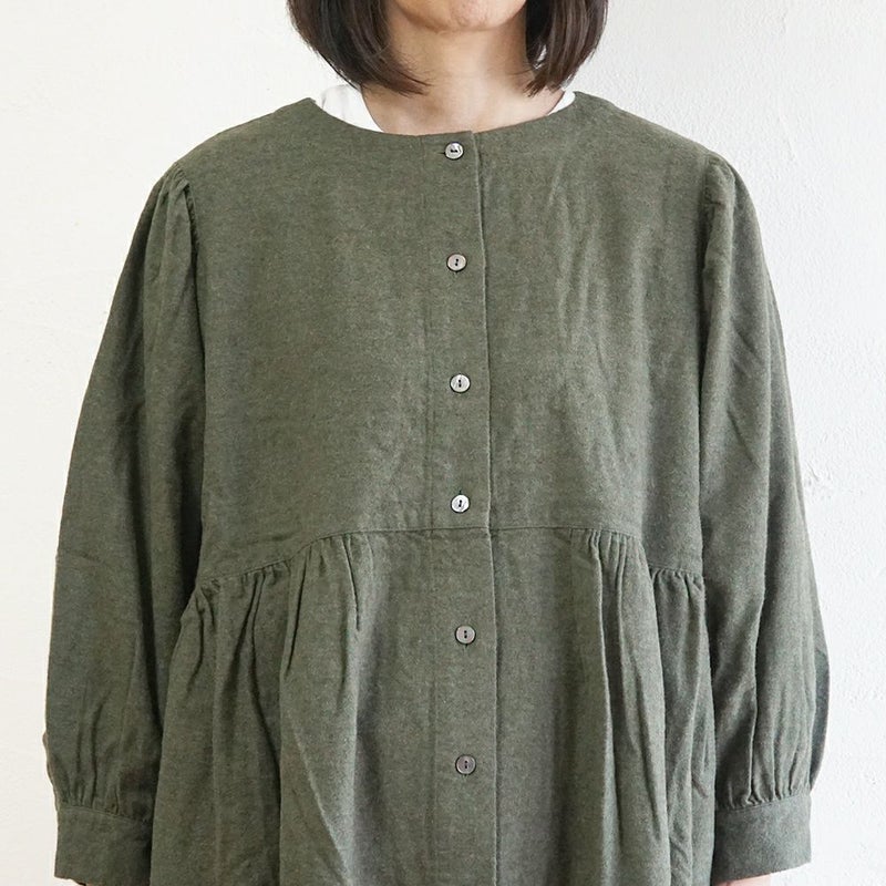 Branch m‘.,ブランチエム,ナチュラル,30代,40代,50代,60代,コットン,ゆったり,blouse,ブラウス,綿ブラウス,綿ウール,コットンウール,ワンピース,ギャザーワンピース,羽織ワンピース,ライトアウター,カーディガン,起毛ワンピース