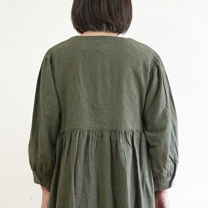 Branch m‘.,ブランチエム,ナチュラル,30代,40代,50代,60代,コットン,ゆったり,blouse,ブラウス,綿ブラウス,綿ウール,コットンウール,ワンピース,ギャザーワンピース,羽織ワンピース,ライトアウター,カーディガン,起毛ワンピース