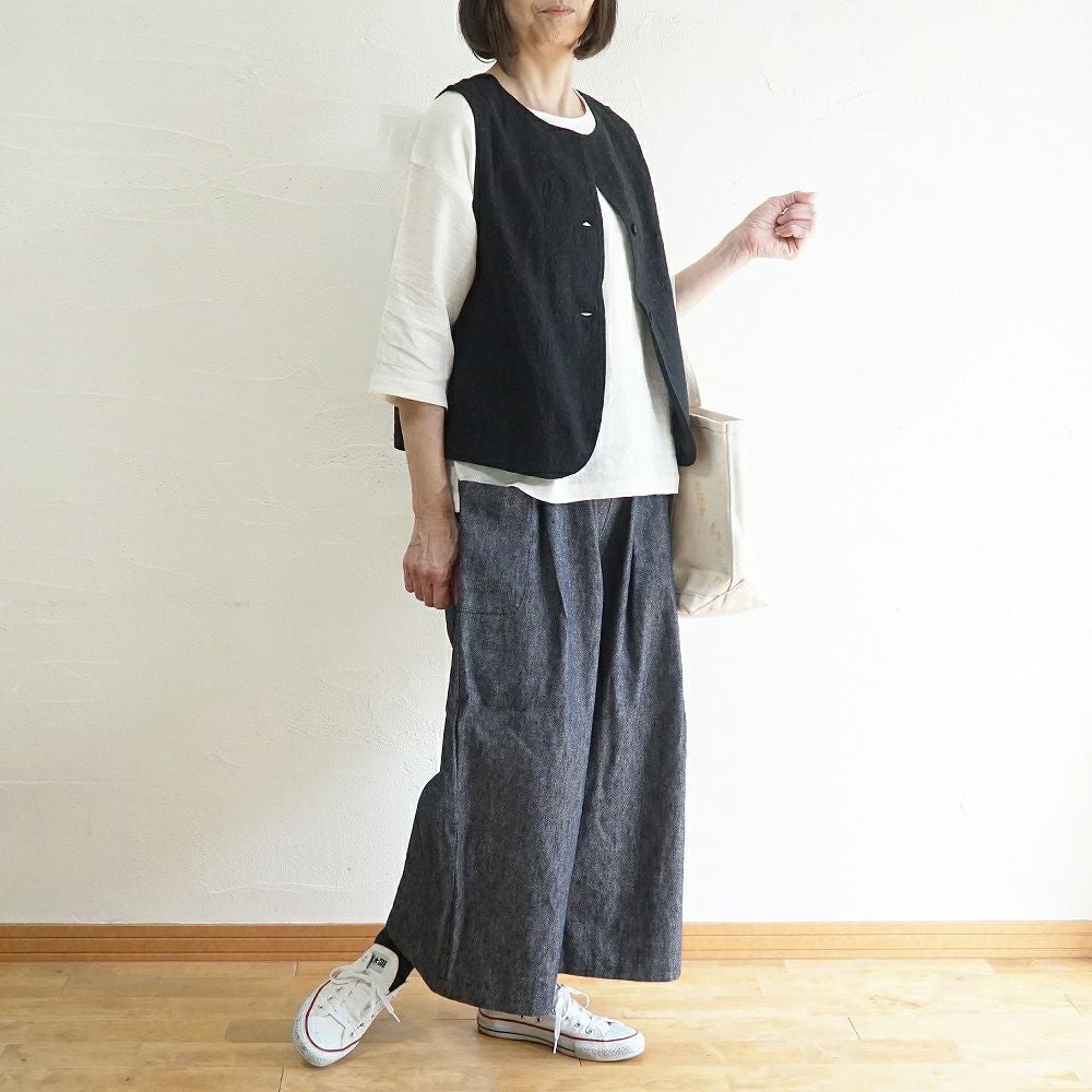 Branch m‘.,ブランチエム,ナチュラル,30代,40代,50代,60代,リネン,ゆったり,刺繍,刺繍ベスト,ベスト,2way,前後着用,2wayベスト