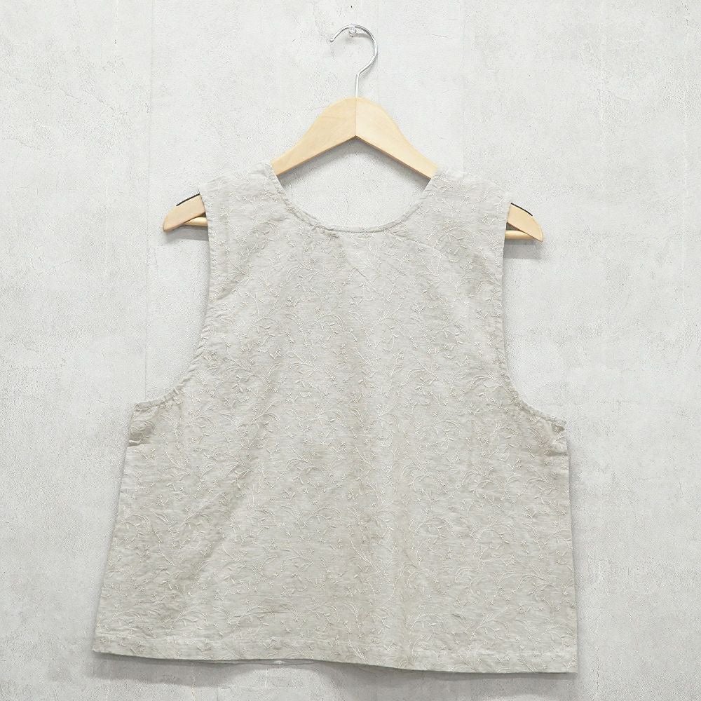 Branch m‘.,ブランチエム,ナチュラル,30代,40代,50代,60代,リネン,ゆったり,刺繍,刺繍ベスト,ベスト,2way,前後着用,2wayベスト