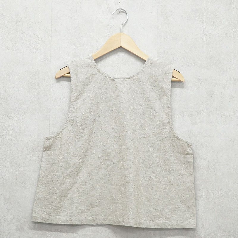 Branch m‘.,ブランチエム,ナチュラル,30代,40代,50代,60代,リネン,ゆったり,刺繍,刺繍ベスト,ベスト,2way,前後着用,2wayベスト