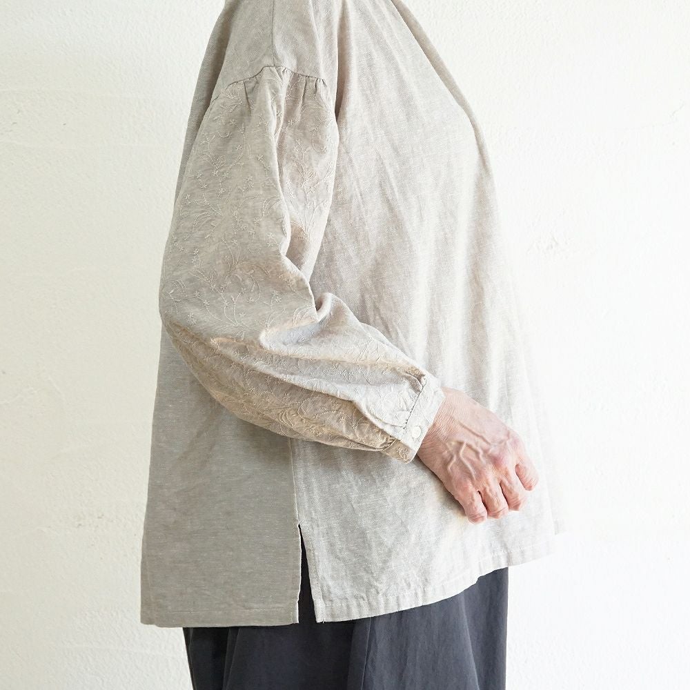 Branch m‘.,ブランチエム,ナチュラル,30代,40代,50代,60代,リネン,ゆったり,刺繍,刺繍ブラウス,blouse,ブラウス,プルオーバー,プルオーバーブラウス