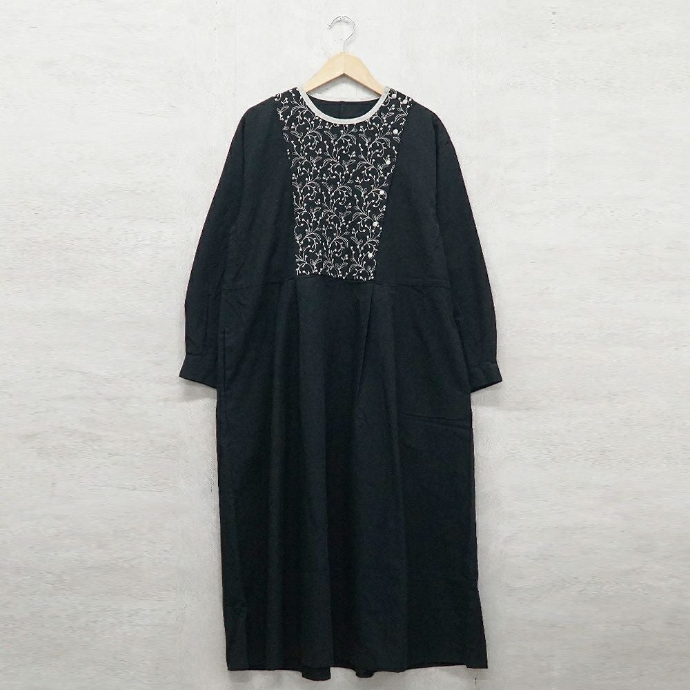 Branch m‘.,ブランチエム,ナチュラル,30代,40代,50代,60代,リネン,ゆったり,刺繍,刺繍ワンピース,ワンピース,タックワンピース,