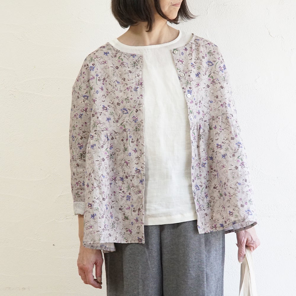 Branch m‘.,ブランチエム,ナチュラル,30代,40代,50代,60代,リネン,ゆったり, ブラウス,リネンブラウス,花柄,花柄ブラウス,2way,2wayブラウスノーカラーブラウス,ギャザーブラウ