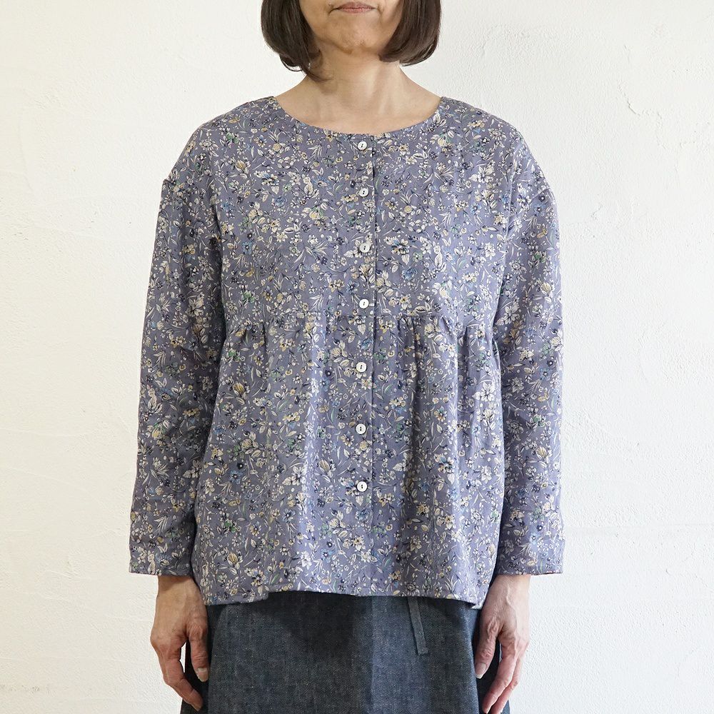 Branch m‘.,ブランチエム,ナチュラル,30代,40代,50代,60代,リネン,ゆったり, ブラウス,リネンブラウス,花柄,花柄ブラウス,2way,2wayブラウスノーカラーブラウス,ギャザーブラウ