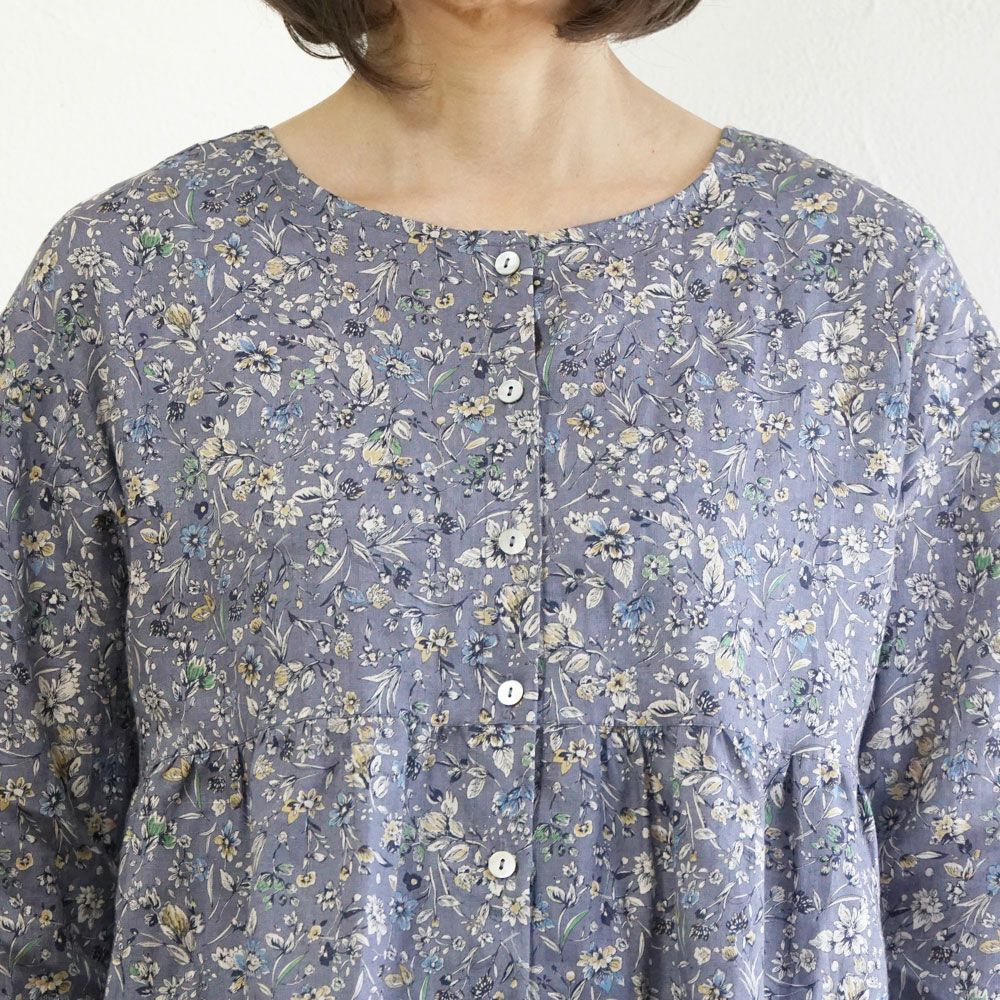 Branch m‘.,ブランチエム,ナチュラル,30代,40代,50代,60代,リネン,ゆったり, ブラウス,リネンブラウス,花柄,花柄ブラウス,2way,2wayブラウスノーカラーブラウス,ギャザーブラウ