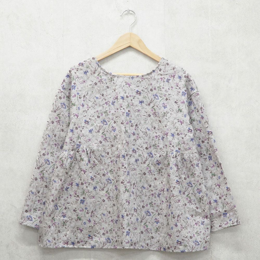 Branch m‘.,ブランチエム,ナチュラル,30代,40代,50代,60代,リネン,ゆったり, ブラウス,リネンブラウス,花柄,花柄ブラウス,2way,2wayブラウスノーカラーブラウス,ギャザーブラウ