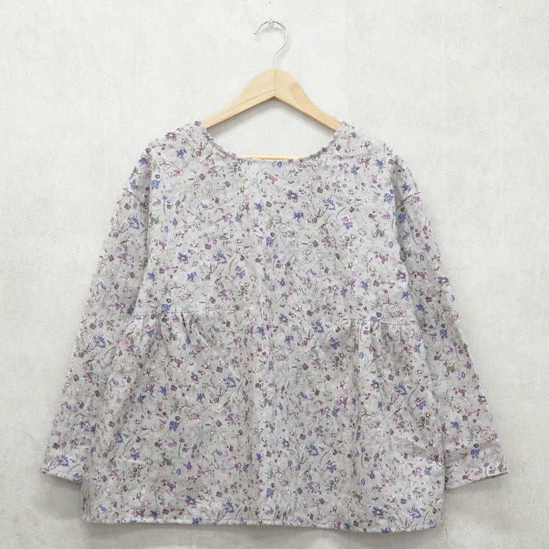 Branch m‘.,ブランチエム,ナチュラル,30代,40代,50代,60代,リネン,ゆったり, ブラウス,リネンブラウス,花柄,花柄ブラウス,2way,2wayブラウスノーカラーブラウス,ギャザーブラウ