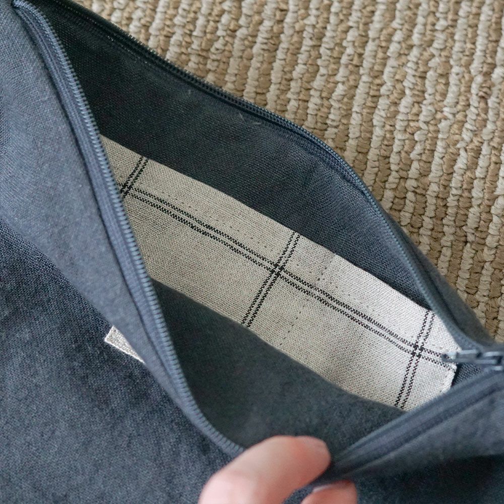 Branch m‘.,ブランチエム,ナチュラル,30代,40代,50代,60代,リネン,ゆったり,ポーチ,リネンポーチ,ファスナーポーチ,トラベルグッズ,トラベル,トラベルポーチ,