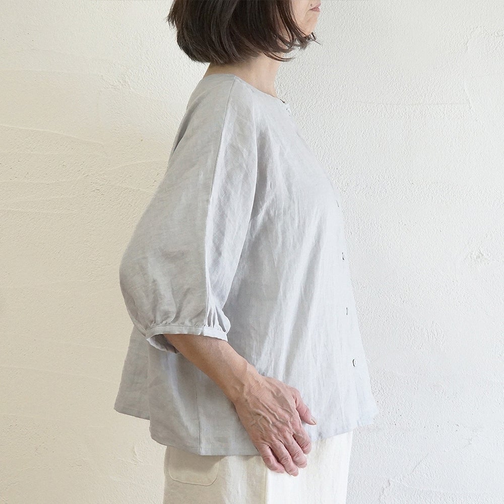 Branch m‘.,ブランチエム,ナチュラル,30代,40代,50代,60代,リネン,ゆったり,ブラウス,リネンブラウス,ドルマンブラウス,ドルマン,ドルマンシルエット,クルーネック,クルーネックブラウス,羽織, 