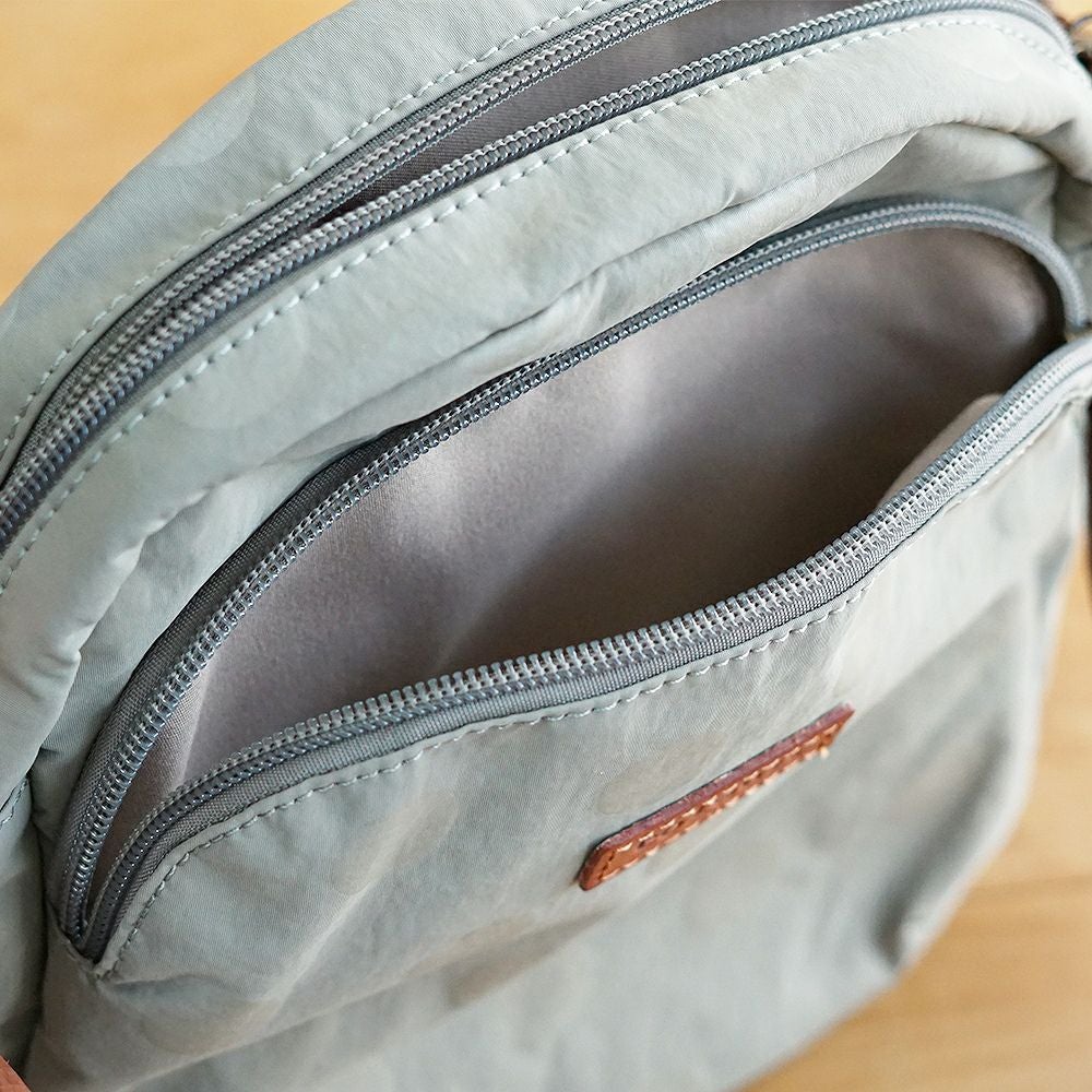 Branch m‘.,ブランチエム,ナチュラル,30代,40代,50代,60代,ゆったり,バッグ,toleur,トーラ,トートバッグ,革バッグ,カウレザーバッグ,カウレザー,ショルダーバッグ,ショルダー,ナイロンバッグ