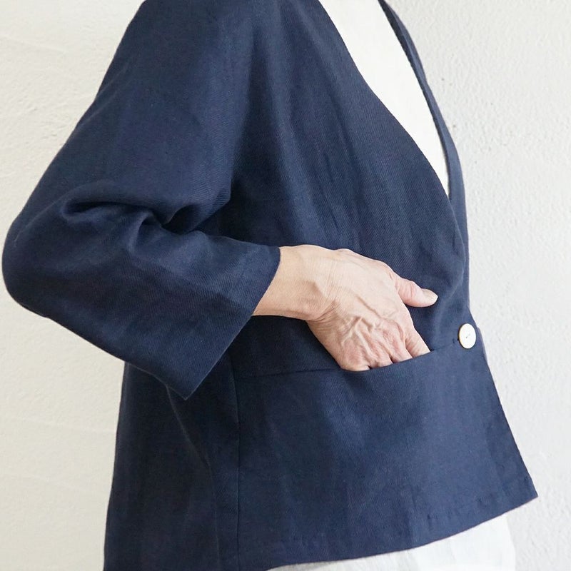 Branch m‘.,ブランチエム,ナチュラル,30代,40代,50代,60代,リネン,ゆったり,ジャケット,リネンジャケット,Vネック、Vネックジャケット,ノーカラージャケット,ショート丈,ショートジャケット,フォーマル,オケージョン,セットアップ