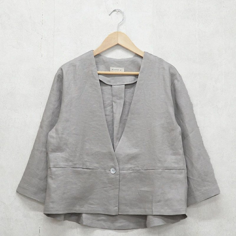 Branch m‘.,ブランチエム,ナチュラル,30代,40代,50代,60代,リネン,ゆったり,ジャケット,リネンジャケット,Vネック、Vネックジャケット,ノーカラージャケット,ショート丈,ショートジャケット,フォーマル,オケージョン,セットアップ
