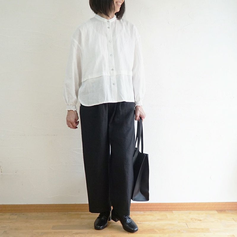 Branch m‘.,ブランチエム,ナチュラル,30代,40代,50代,60代,リネン,コットンリネン,綿麻,ゆったり,ブラウス,長袖,バンドカラー,シャツ,バンドカラーシャツ,バンドカラーブラウス,切替,切替ブラウス