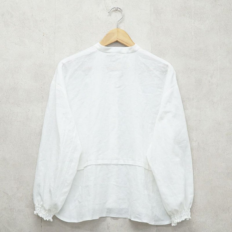 Branch m‘.,ブランチエム,ナチュラル,30代,40代,50代,60代,リネン,コットンリネン,綿麻,ゆったり,ブラウス,長袖,バンドカラー,シャツ,バンドカラーシャツ,バンドカラーブラウス,切替,切替ブラウス