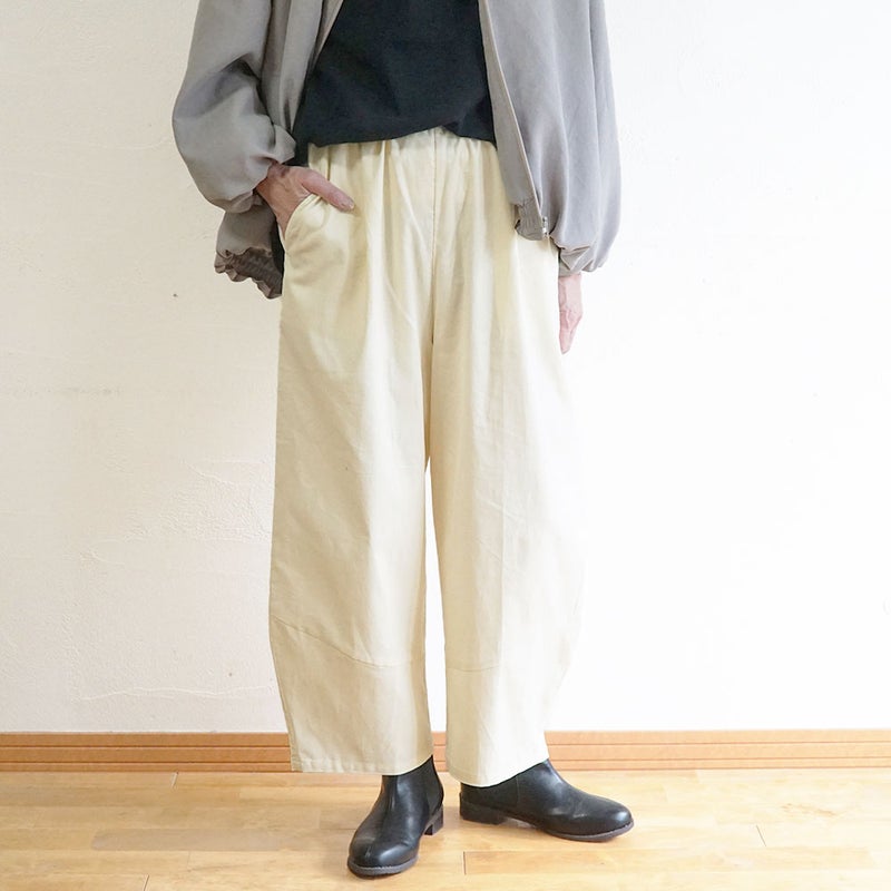 Branch m‘.,ブランチエム,ナチュラル,30代,40代,50代,60代,コットン,綿,ゆったり,パンツ,コクーンパンツ,コーデュロイ,細コール,コーデュロイパンツ,ボウルパンツ