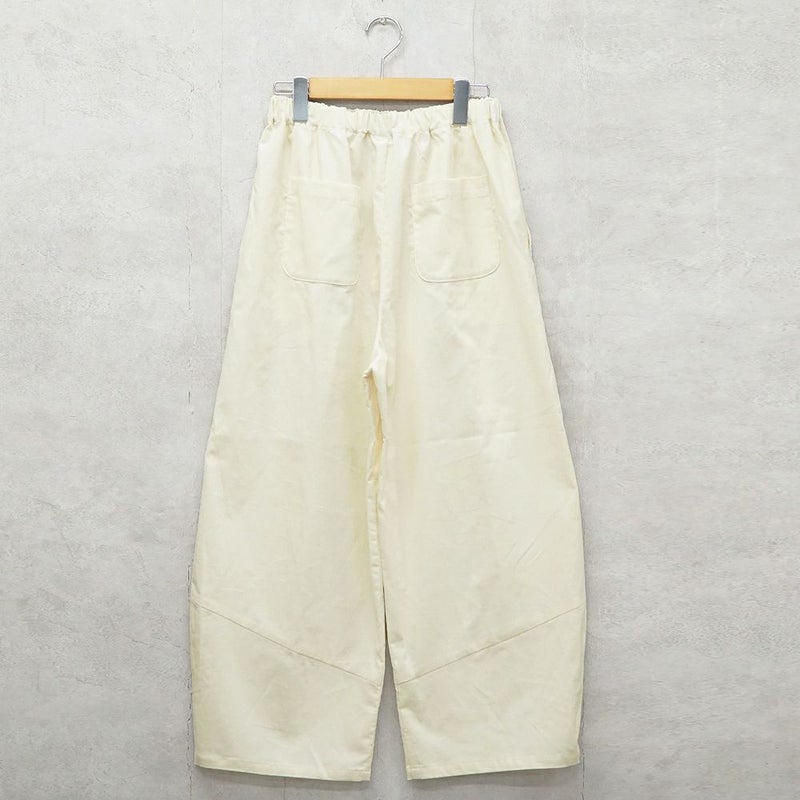Branch m‘.,ブランチエム,ナチュラル,30代,40代,50代,60代,コットン,綿,ゆったり,パンツ,コクーンパンツ,コーデュロイ,細コール,コーデュロイパンツ,ボウルパンツ