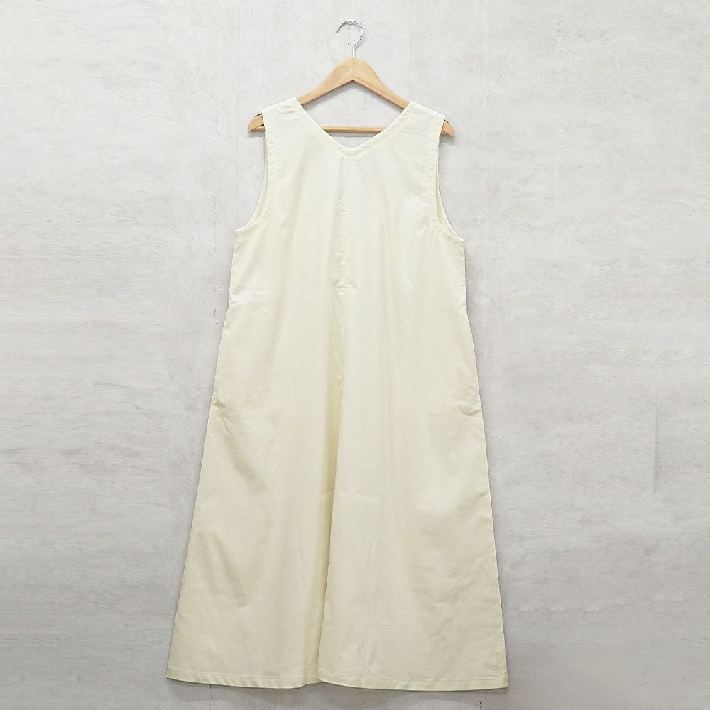 Branch m‘.,ブランチエム,ナチュラル,30代,40代,50代,60代,コットン,綿,ゆったり,ワンピース,ノースリーブワンピース,Vネックワンピース,コーデュロイ,細コール,コーデュロイワンピース,細コールワンピース