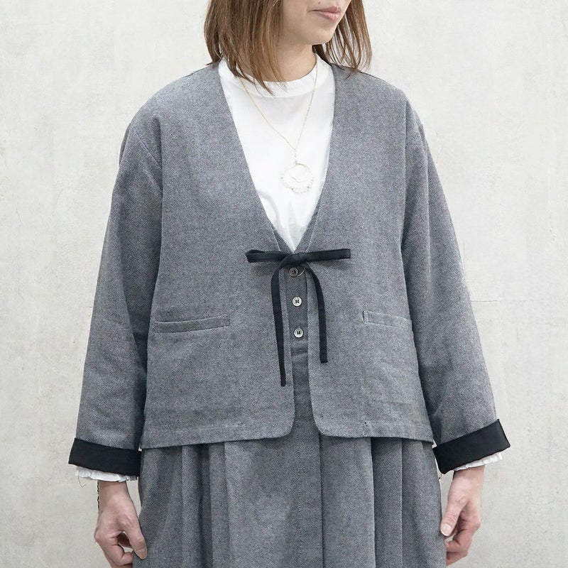 Branch m‘.,ブランチエム,ナチュラル,30代,40代,50代,60代,リネン,ゆったり,ジャケット,リネンジャケット,Vネックジャケット,Vネック,ショート丈,ショートジャケット,フォーマル,オケージョン,セットアップ